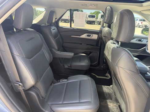 Used 2025 Ford Explorer Active w/ Active Comfort Package AWD/4WD image 29
