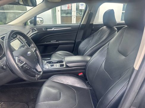 Used 2020 Ford Fusion Titanium AWD/4WD image 9