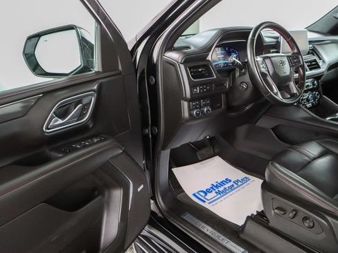 Used 2024 Chevrolet Suburban RST w/ Luxury Package AWD/4WD image 3