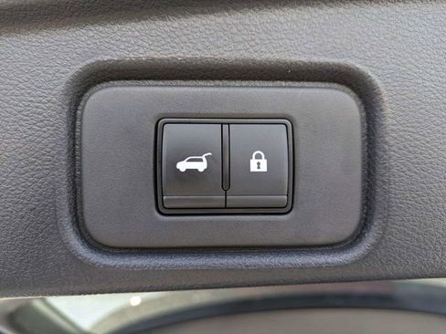 Used 2024 Nissan Pathfinder Platinum FWD image 13