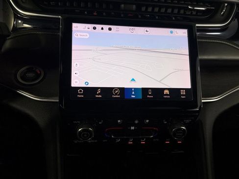 Certified 2022 Jeep Grand Cherokee Overland AWD/4WD image 18