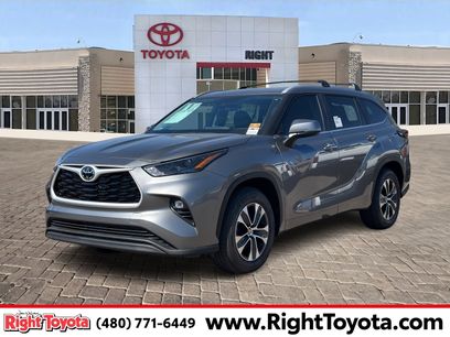 New 2025 Toyota Highlander XLE