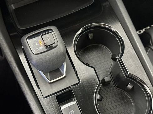 Used 2023 Nissan Rogue SV w/ SV Premium B Package image 15