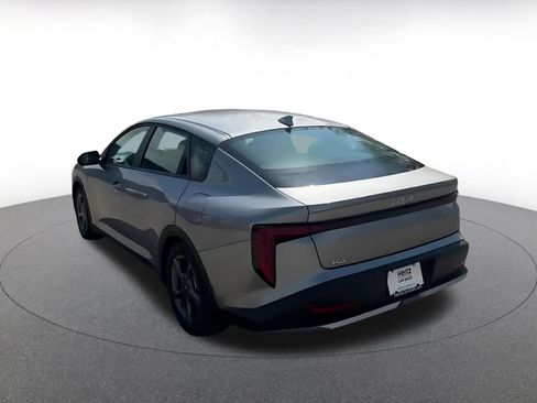 Used 2025 Kia K4 LXS image 11