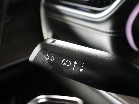 Used 2022 Jeep Grand Cherokee Overland w/ Luxury Tech Group IV image 48