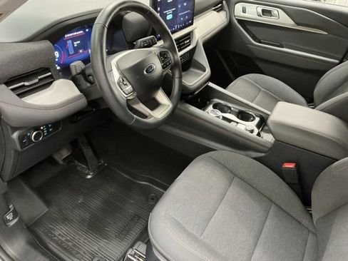 Used 2025 Ford Explorer Active image 15