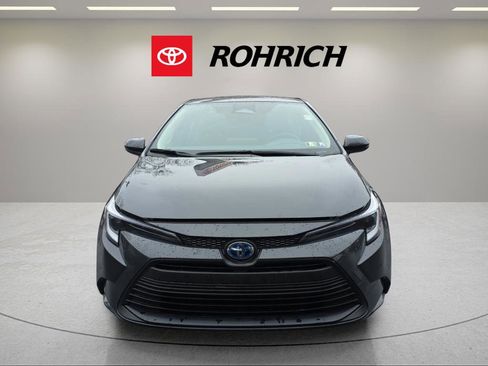 Used 2024 Toyota Corolla LE image 2