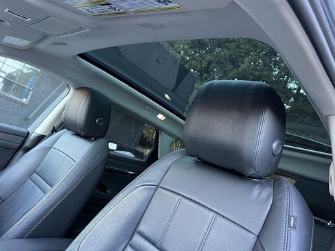 Used 2021 Land Rover Range Rover Evoque S image 44