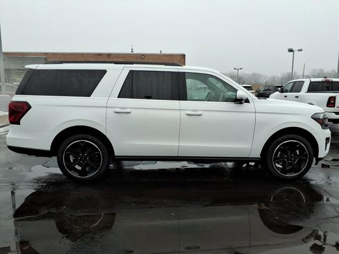 Used 2022 Ford Expedition Max Limited image 8