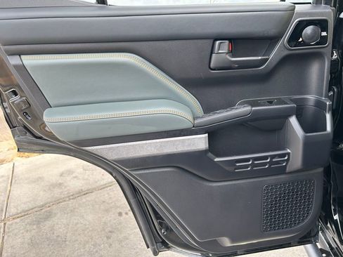 Used 2025 Toyota 4Runner Trailhunter image 26