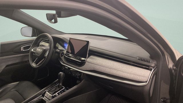 Used 2023 Jeep Compass Latitude w/ Convenience Group AWD/4WD image 30