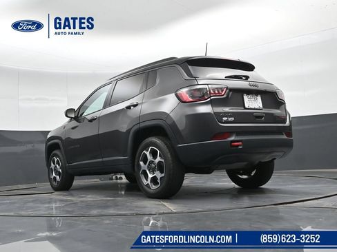 Used 2022 Jeep Compass Trailhawk w/ Trailhawk Convenience Group AWD/4WD image 41