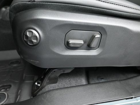 New 2025 Jeep Wrangler Unlimited Rubicon image 12