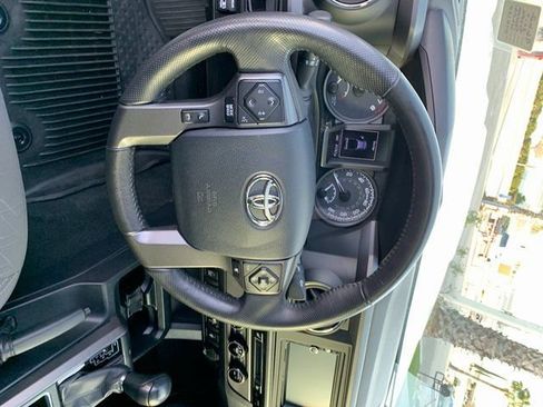 Used 2017 Toyota Tacoma TRD Sport image 24