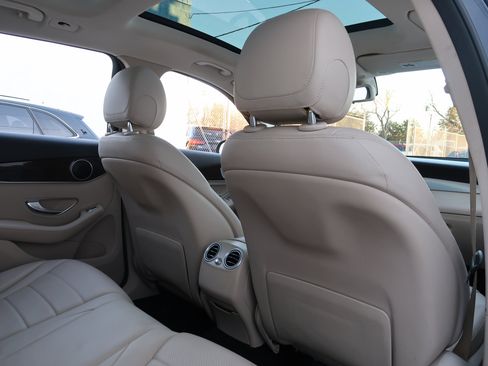 Used 2016 Mercedes-Benz GLC 300 image 31