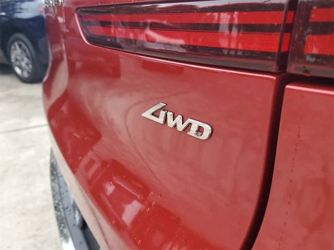 Used 2025 Genesis GV70 2.5T image 6