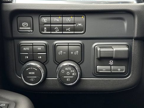 New 2026 Chevrolet Suburban RST AWD/4WD image 29