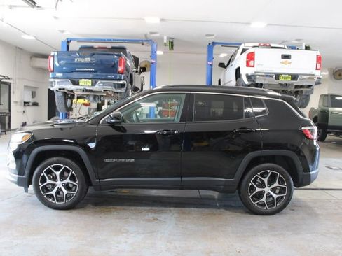 Used 2024 Jeep Compass Limited AWD/4WD image 6