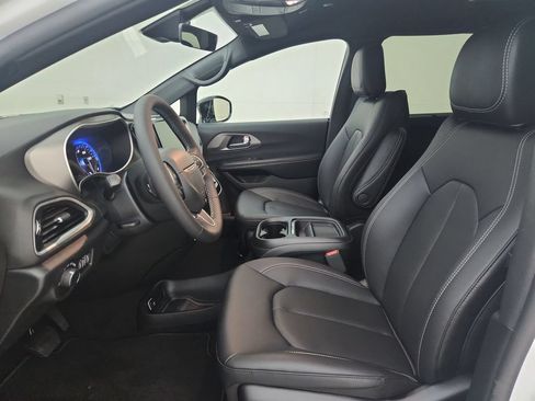 New 2027 Chrysler Pacifica LX FWD image 18