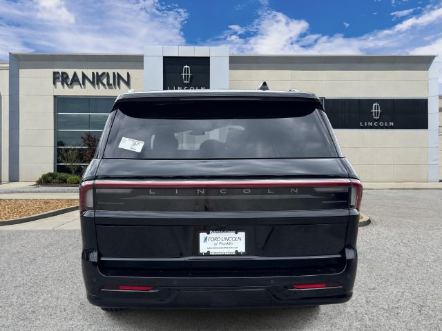 New 2026 Lincoln Navigator L Reserve w/ Jet Appearance Package AWD/4WD image 6