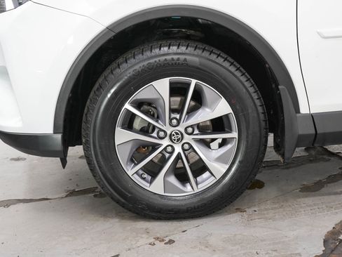 Used 2018 Toyota RAV4 XLE AWD/4WD image 27