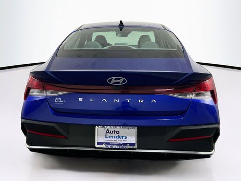 Used 2024 Hyundai Elantra SE image 6