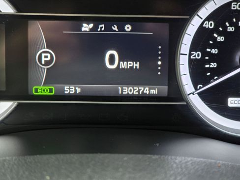 Used 2017 Kia Niro LX image 25