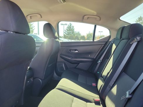 Used 2022 Nissan Sentra SV image 11