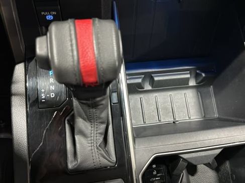 Used 2022 Toyota Tundra SR5 AWD/4WD image 21