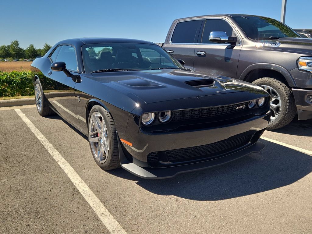 Used 2018 Dodge Challenger SRT Hellcat RWD image 4