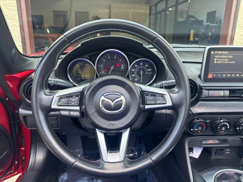 Used 2017 MAZDA MX-5 Miata Club w/ Brembo/BBS Package image 18