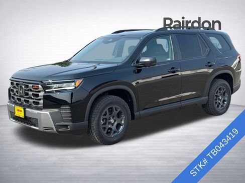 Used 2026 Honda Pilot TrailSport image 3