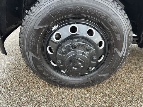 Used 2025 RAM 3500 Limited image 9