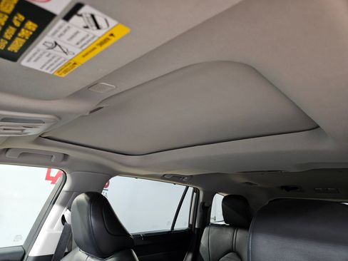 Used 2024 Toyota Highlander XLE image 25