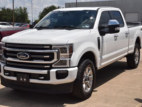 Used 2022 Ford F250 Platinum AWD/4WD image 2