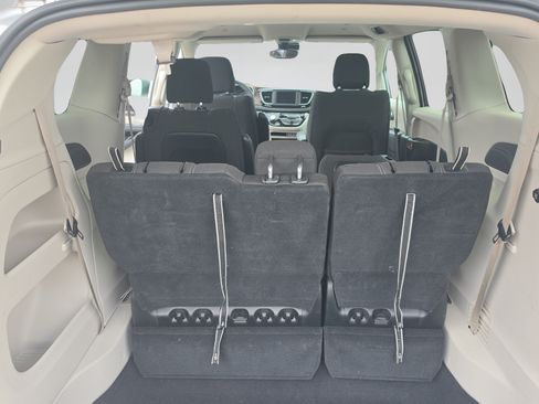 Used 2023 Chrysler Voyager LX FWD image 20