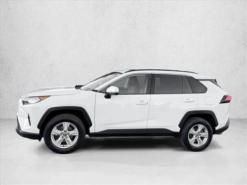 Used 2020 Toyota RAV4 XLE w/ Convenience Package image 4
