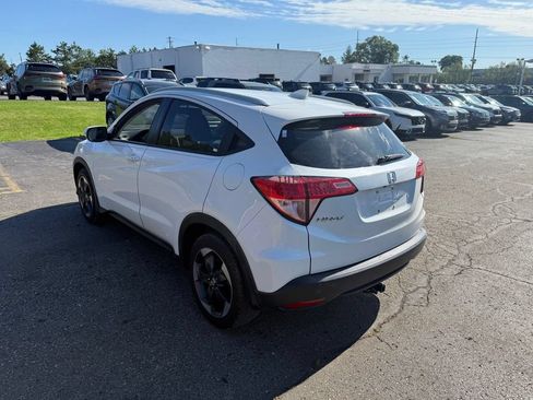 Used 2018 Honda HR-V EX-L image 2