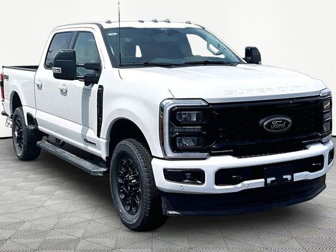 New 2026 Ford F250 Lariat w/ Black Appearance Package AWD/4WD image 1