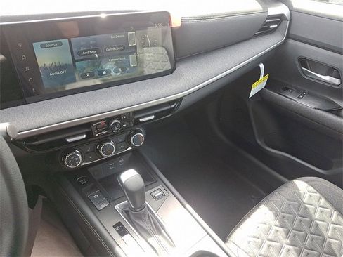 New 2025 Nissan Kicks SV w/ SV Premium Package image 8