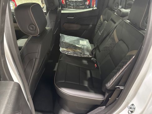 New 2026 GMC Canyon Denali image 33