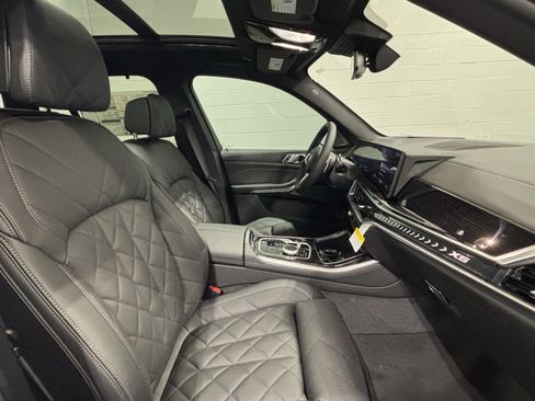 New 2026 BMW X5 xDrive40i w/ M Sport Package AWD/4WD image 24