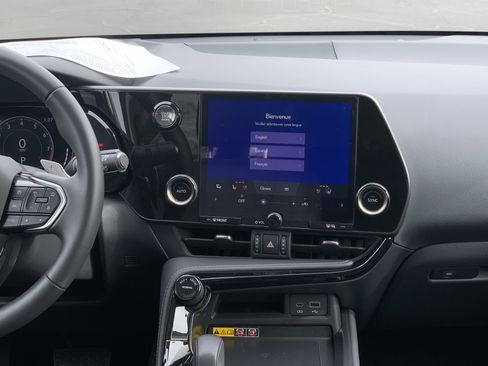 Certified 2025 Lexus NX 250 FWD w/ Towing Package (2000 Lbs) image 31