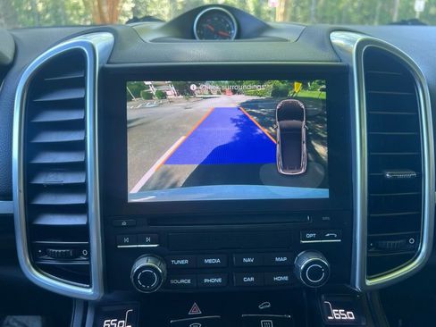 Used 2017 Porsche Cayenne AWD/4WD image 28