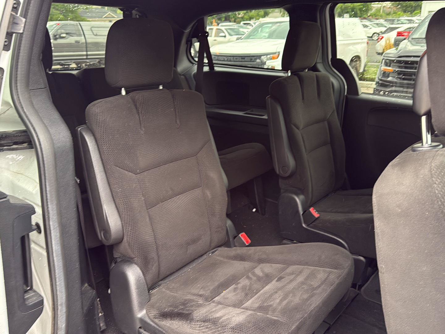 Used 2016 Dodge Grand Caravan SXT FWD image 12
