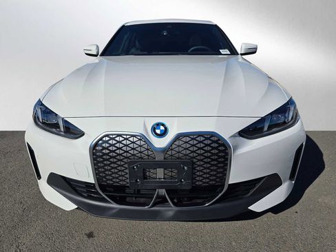 Used 2025 BMW i4 eDrive40 image 8