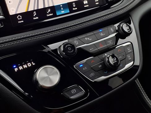 New 2026 Chrysler Pacifica Limited image 15