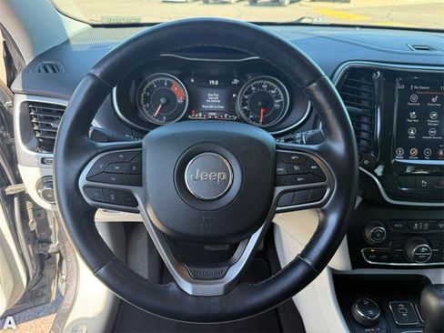 Used 2019 Jeep Cherokee Limited w/ Luxury Group image 15