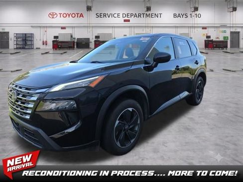 Used 2024 Nissan Rogue SV FWD image 1