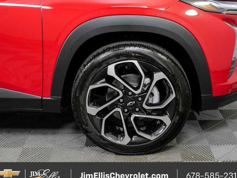 New 2026 Chevrolet Trax RS w/ Sunroof Package image 36